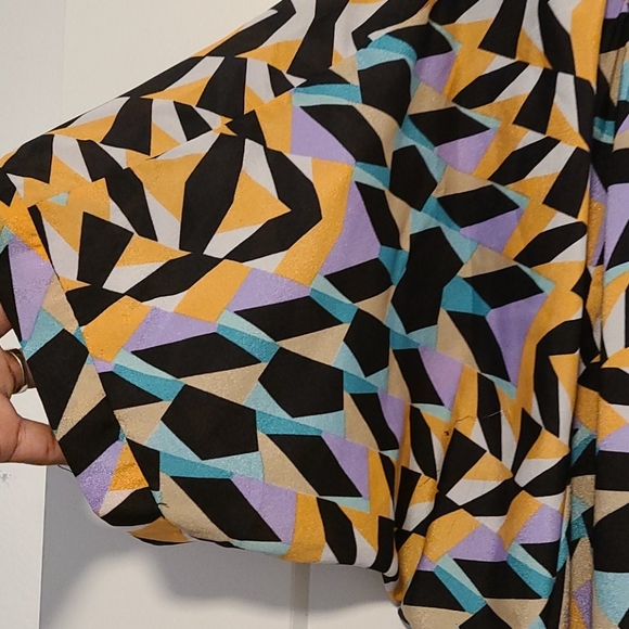 *SOLD*  Multi-colored Spring Top - Picture 2 of 4